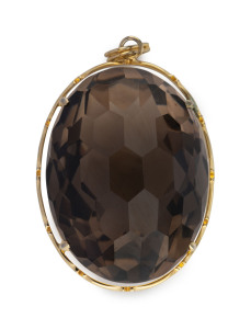 A large pendant, yellow gold with beehive facet cut smoky quartz, 20th century, 5cm high
