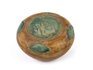 A Chinese ceramic circular lidded box, Tang Dynasty, 9th/10th century, 4cm high, 8cm diameter