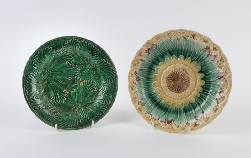 Two antique majolica plates, French and English, 19th century, ​22cm and 20cm diameter