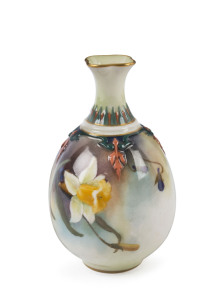 ROYAL WORCESTER English porcelain vase painted with jonquils and violets painted by HADLEY, early 20th century, green crown factory mark "Royal Worcester England" with Hadley monogram, 10cm high