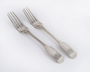 A pair of Scottish silver forks from Edinburgh, circa 1806, ​22cm long, 146 grams total