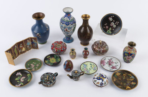 Twenty pieces of assorted cloisonne and enamel ware, 20th century, the largest 17.5cm high