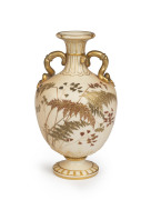 ROYAL WORCESTER "Blush Ivory English porcelain mantel vase with fern motif and snake handles, 19th century, 22cm high