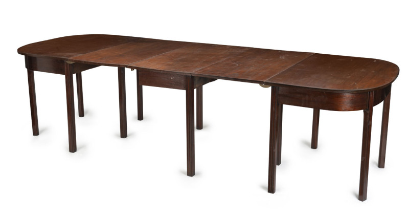 A Georgian mahogany three sectional drop-side extension dining table, ​72cm high, 290cm wide (extended), 104cm deep