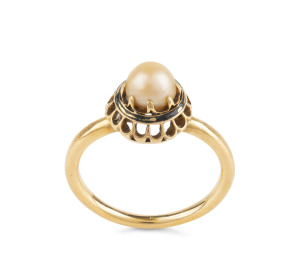 An antique gold ring set with pearl, 19th century, tests as 15ct gold or higher, 3 grams total