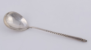 A Russian silver spoon with twist stem, reverse engraved with floral design, 19th century, ​16.5cm long, 30 grams