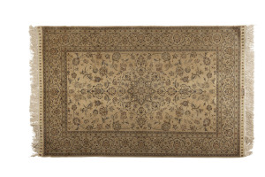 A Persian hand knotted silk rug, 20th century, 126 x 78cm