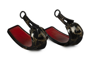Japanese Samurai Bushido (stirrups), bronze and lacquer, Meiji period, 25cm high, 31cm long