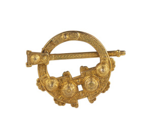 An antique Etruscan revival 9ct gold brooch, 19th century, stamped "H&H, 375" with pictorial maker's marks, 4cm wide, 6.5 grams
