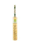 1997-98 SOUTH AFRICA TEAM, full size Cricket Bat with 19 signatures on front, including Hansie Cronje, Gary Kisten, Jacques Kallis & Allan Donald. Front of bat varnished, so signatures in excellent condition.