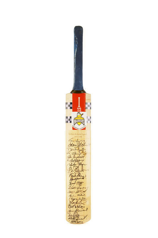 1997-98 WESTERN AUSTRALIA, full size Cricket Bat with 21 signatures on front, including Tom Moody, Adam Gilchrist, Damian Martyn, Justin Langer & Mike Hussey. Front of bat varnished, so signatures in excellent condition.