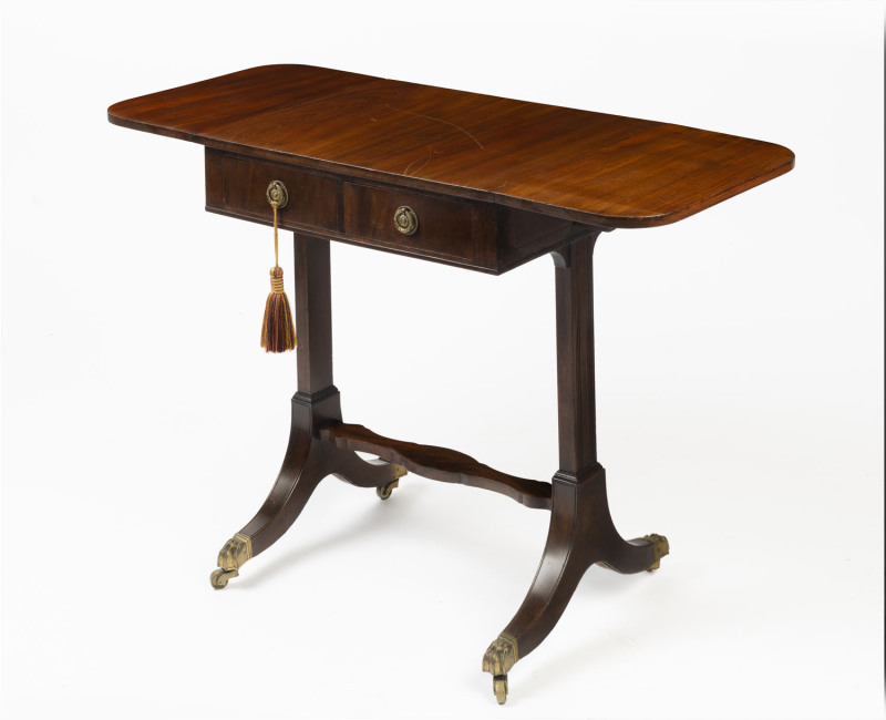 An antique drop-side table, mahogany, 19th century, 69cm high, 55cm wide (extends to 101cm), 45cm deep