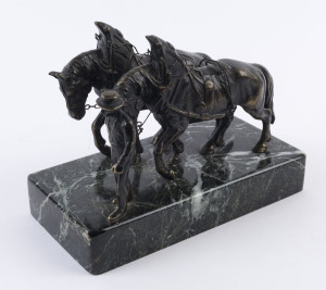 ARTIST UNKNOWN leading the work horses, cast bronze and vert marble plinth, early 20th century, 18cm high, 24cm wide, 12cm deep