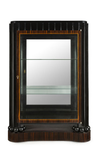 A fine Austrian vitrine in the Wiener Werkstätte style, circa 1915, 178cm high, 100cm wide, 46cm deep