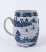 A Chinese willow pattern barrel shaped porcelain tankard, late 18th century, ​13cm high