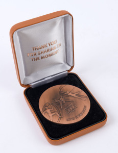2006 Commonwealth Games (Melbourne), participation medal in bronze, 60mm diameter, weight 91.87gr, in original presentation case.