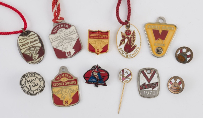 SOUTH MELBOURNE / SYDNEY SWANS FOOTBALL CLUB: 1970s - 2000s range of membership fobs, supporters badges and pins. (12 items).