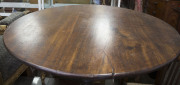 A Georgian mahogany tilt-top table, circa 1780, 70cm high, 75cm diameter - 2