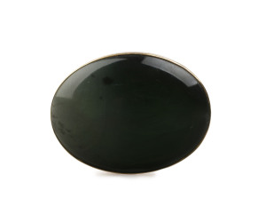 A Colonial nephrite and gold brooch, New Zealand origin, 19th century, stamped "14K, 585", ​4 x 3.5cm