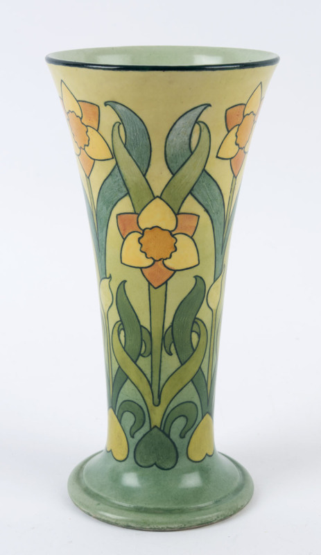 Australian Arts and Crafts hand-painted porcelain vase with daffodil motif, early 20th century, ​21.5cm high