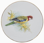 A hand-painted cabinet plate with rosella, late 20th century, signed "Elizabeth Prior, 1984", ​22cm diameter