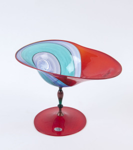 A fine Australian art glass compote, late 20th century, with original foil label "Mouthblown Glass, Australia, W.E.", 14cm high, 19cm wide