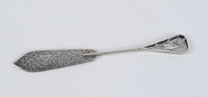 An Australian sterling silver pâté knife by HANNES MEYER of Perth W.A. ​14cm long, 21 grams