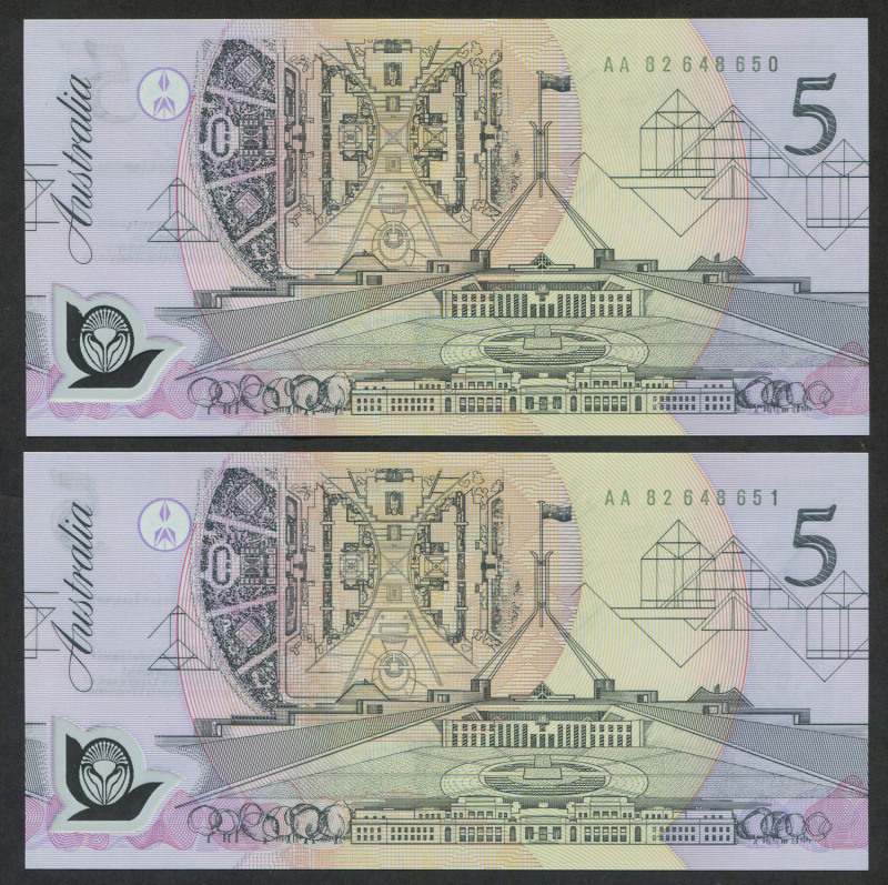 Decimal Banknotes - Australia: 1992 $5 Fraser/Cole, with pale green serial numbers, R214i; consecutive pair, Unc. (2).