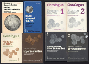 Literature (Coins & Banknotes): 1970s-80s Dutch coin catalogues including "Zilveren Munten" Parts 1 & 2 for 1974 & 1981, "Koperen Munten" for 1975 & 1981, plus two other items. (8)