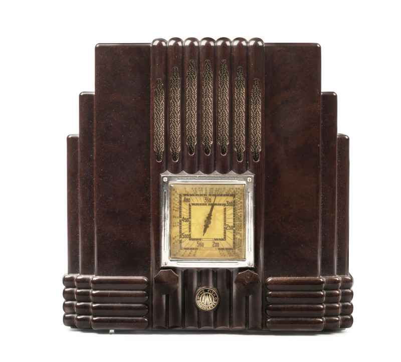 A.W.A. The Fisk Radiolette "EMPIRE STATE" brown bakelite mantel radio, ​27.5cm high