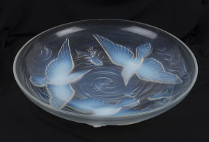 VERLYS French "Kingfisher" opalescent glass charger, circa 1930, stamped "Verlys, France", 35cm diameter
