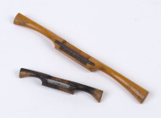 Two fine antique spoke shaves, 19th century, ​10cm and 19cm long