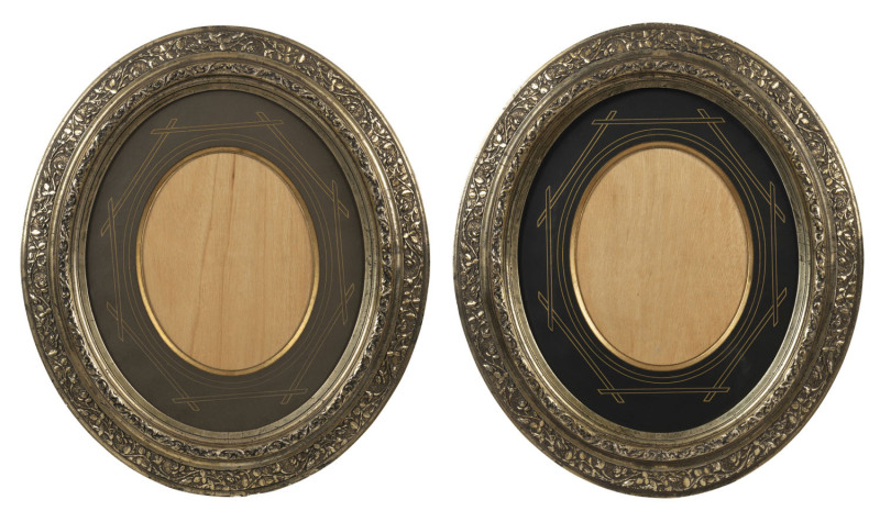 A pair of oval antique gilt picture frames, late 19th century, 60 x 52cm, picture size 28 x 22cm