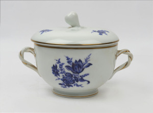 RICHARD GINORI Italian porcelain lidded bowl, stamped "Richard Ginori, Italy, Finest Porcelain Since 1735", 13cm high, 19cm wide