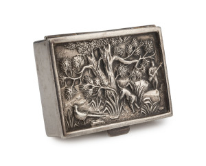 A sterling silver snuff box with repoussé decorated top, interior with original gilt wash finish, 19th century, stamped 925 with various pictorial marks, 5.5cm wide, 57 grams