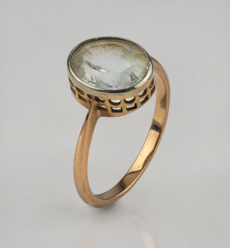 An antique 18ct gold and rock crystal ring, 19th century, ​stamped "18ct",