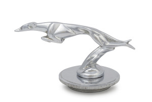A chrome greyhound car mascot, circa 1930, 9cm high, 16.5cm long