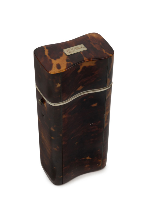 A travelling pocket tea caddy, tortoiseshell and bone with silver name plaque "G.L. BLAKE", 19th century, 13cm high, 5.5cm wide, 3.5cm deep