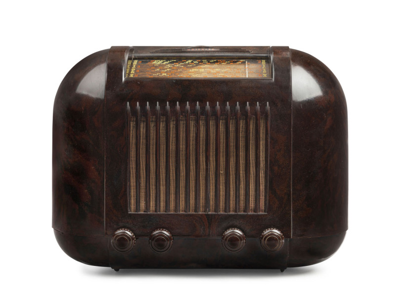 KRIESLER "TOASTER" brown bakelite mantel radio, ​23cm high, 29cm wide