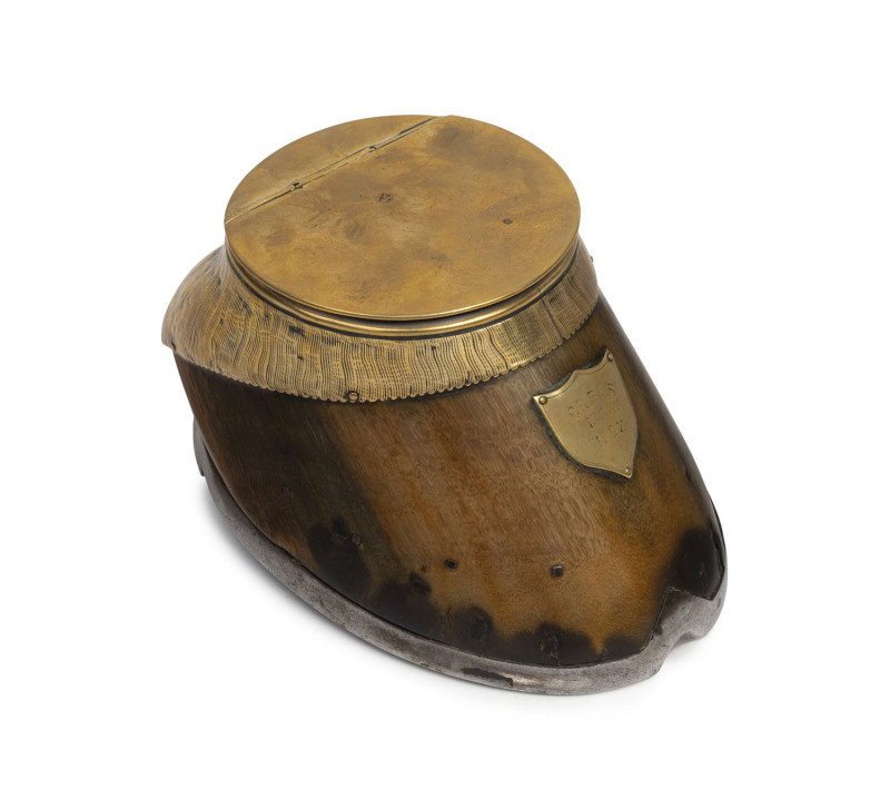 An antique snuff muff, horse hoof, brass and silvered iron, inscribed "CRESS 1884-1897", 9cm high, 11cm wide, 17cm deep