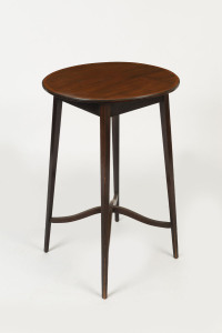 A Sheridan Revival mahogany circular occasional table, late 19th century, 70cm high, 45cm diameter