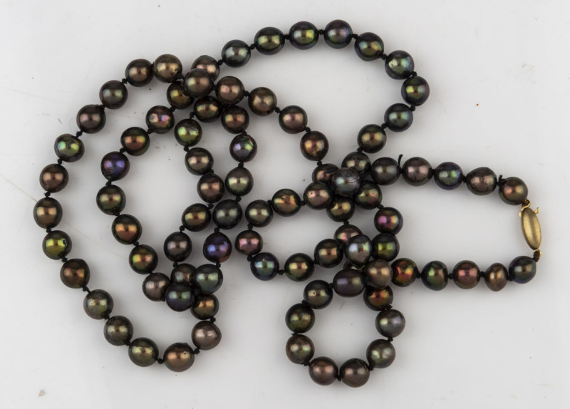 A black pearl necklace with 14ct yellow gold clasp, ​86cm long