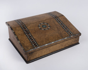 An antique English writing slope, amboyna, yew, ebony, mother of pearl and bone, 19th century, 13cm high, 35cm wide, 26cm deep