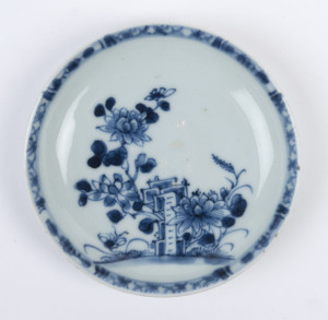 A Chinese porcelain dish with underglaze floral decoration, 18th/19th century, 12cm diameter