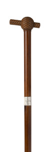 An antique English walking stick with carved wooden handle sterling silver collar, cane shaft and brass ferrule, circa 1900, ​87cm high