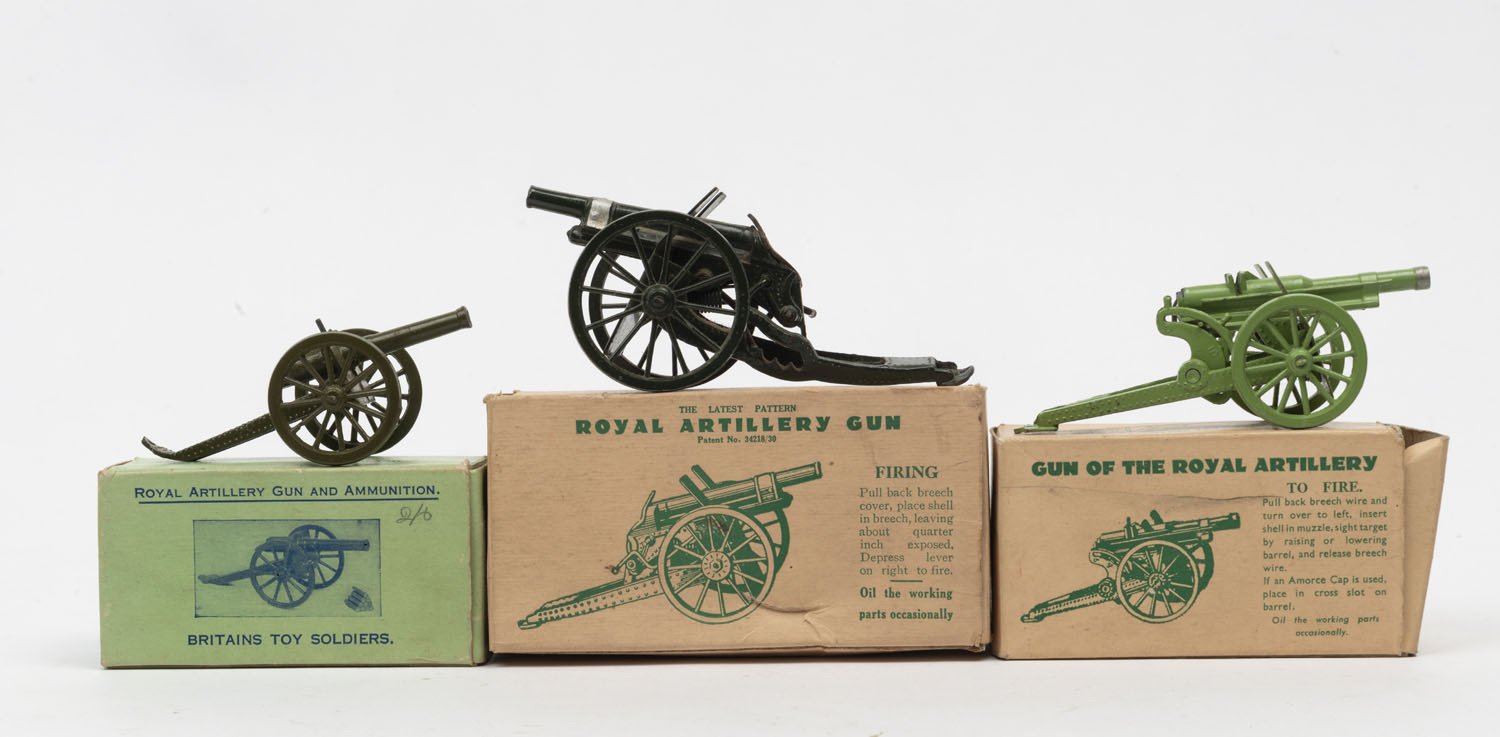 BRITAINS: - Boxed - Royal Artillery Guns: comprising Royal