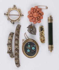 Antique jewellery including a gold and pietra dura brooch (damaged), coral brooch, New Zealand green stone (nephrite) brooch, Edwardian gold brooch with sapphires and seed pearls, a Colonial gold and ruby brooch (damaged), a Scottish silver thistle brooch