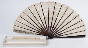 A ladies antique fan, finely crafted in tortoiseshell and hand worked lace, in original box marked "J. DUVELLEROY By Appointment, ​London: 167 Regent Street. Eventails Artistiques, Modernes, Antiques Et Pour Mariage Fans Repaired", 19th century, 35cm high