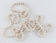 A freshwater pearl necklace, 20th century, 120cm long - 2