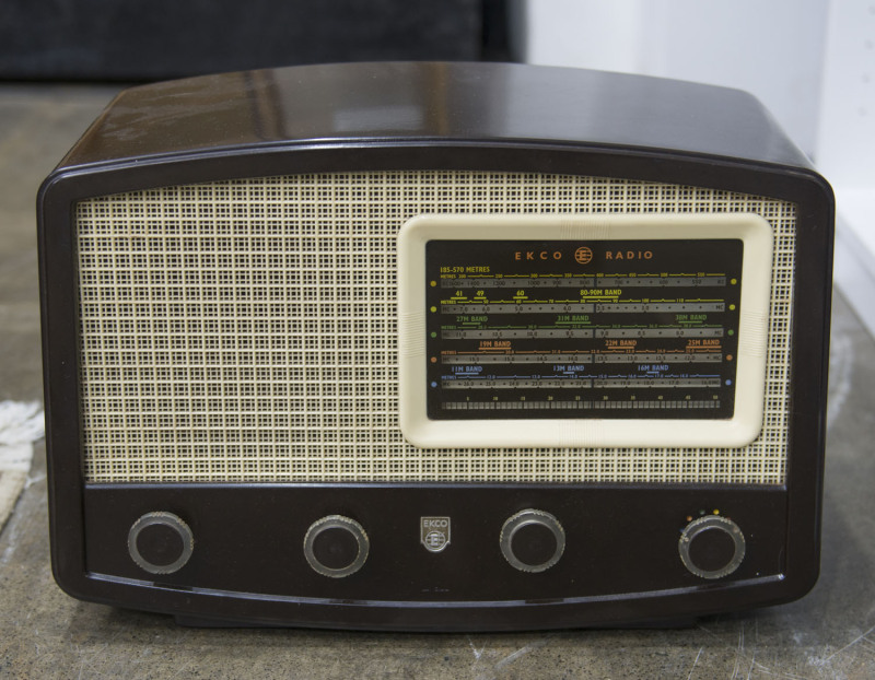 EKCO brown bakelite mantel radio, model A145, 30.5cm high, 45cm wide